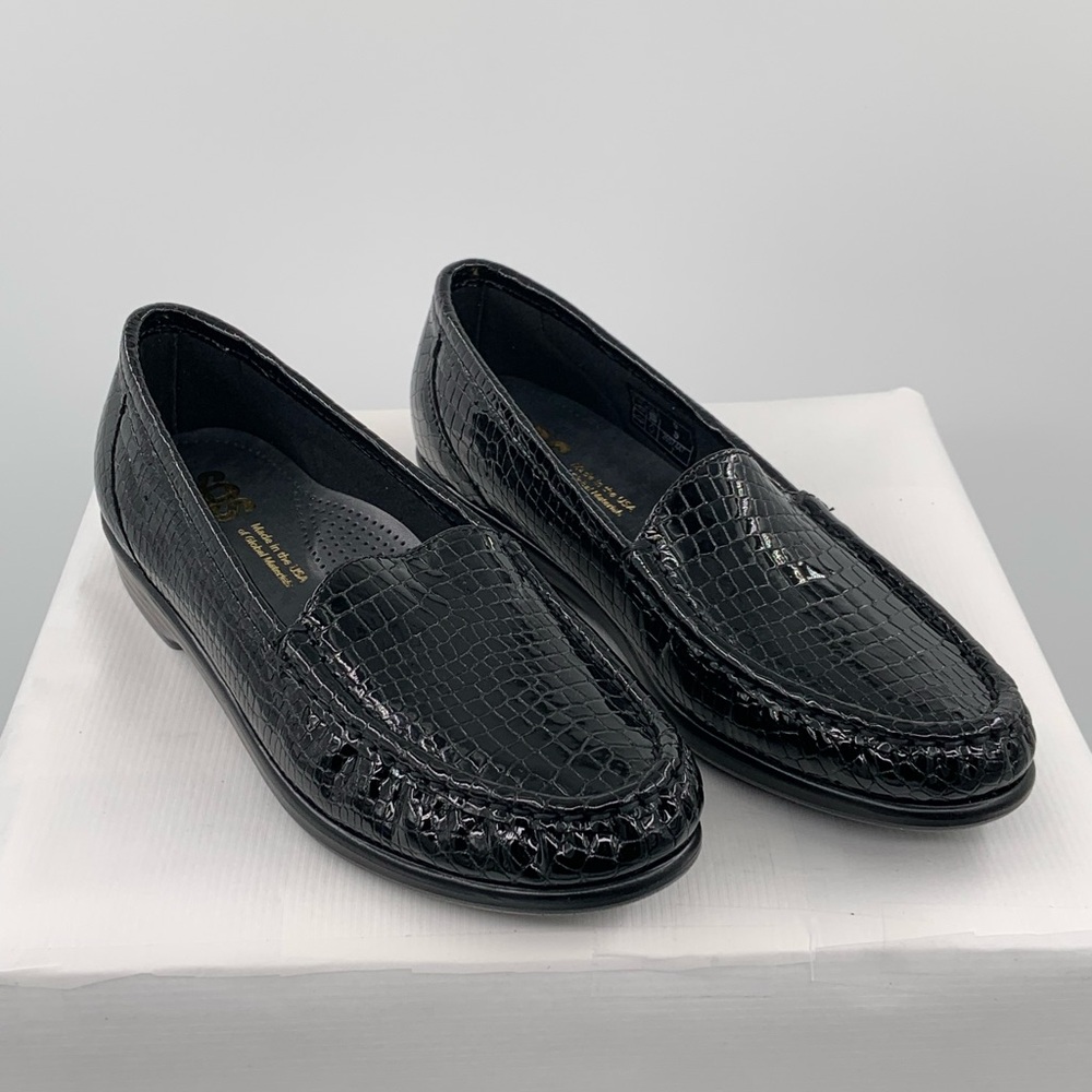 NWT NIB SAS Women’s Simplify Slip On Black Croc Leather Loafer Shoes